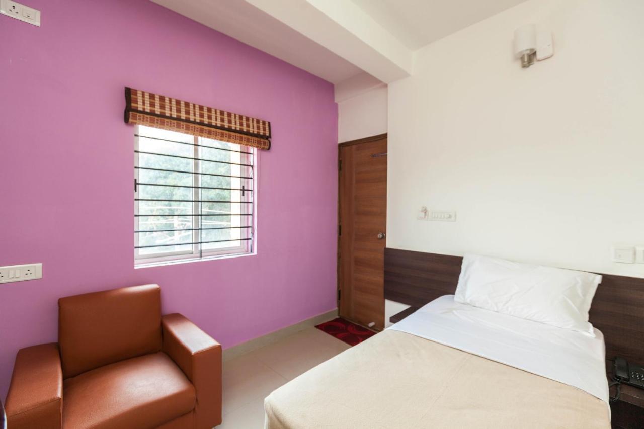 Ebenezer Suites Bangalore Bagian luar foto