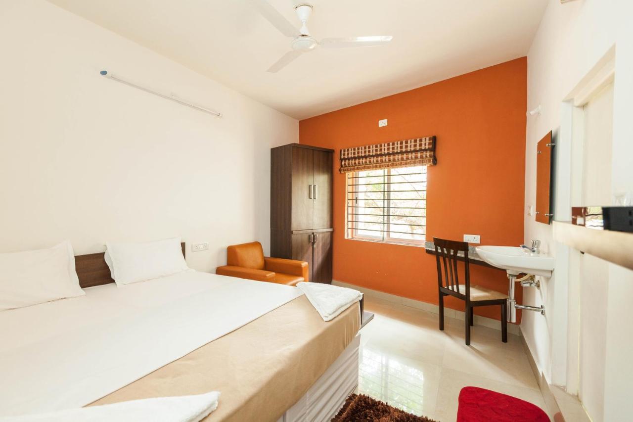 Ebenezer Suites Bangalore Bagian luar foto
